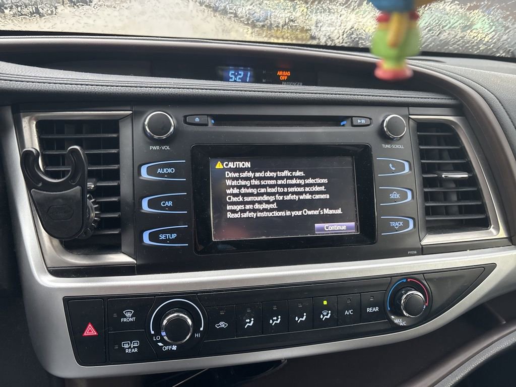 Used 2018 Toyota Highlander LE AWD/4WD image 43