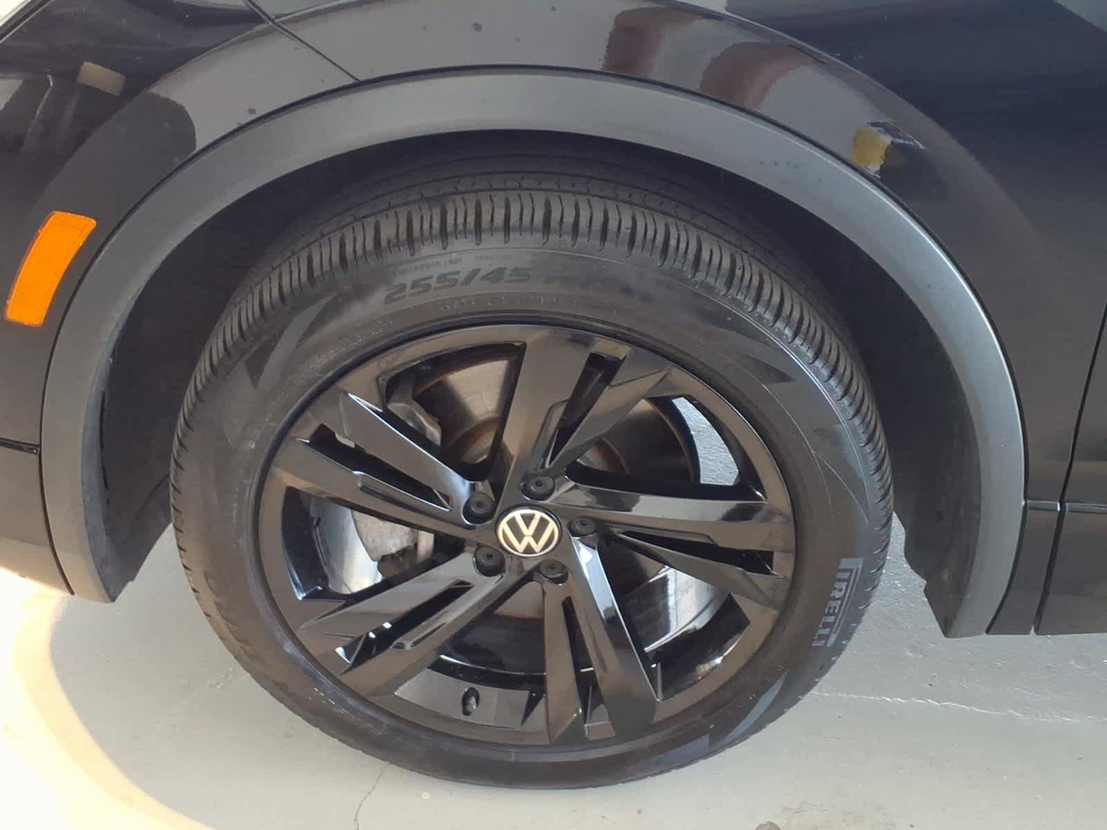 Used 2023 Volkswagen Tiguan SE R-Line AWD/4WD image 8
