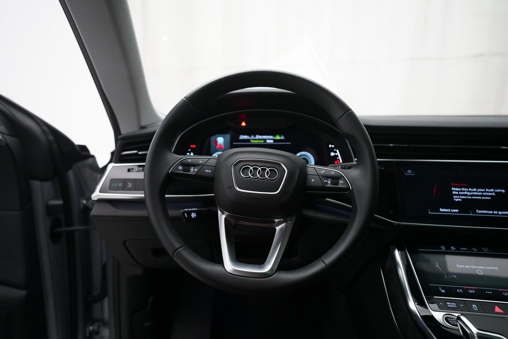 Used 2022 Audi Q8 Premium image 4