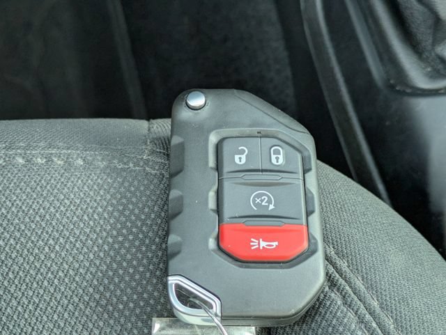 Certified 2023 Jeep Gladiator Sport AWD/4WD image 20