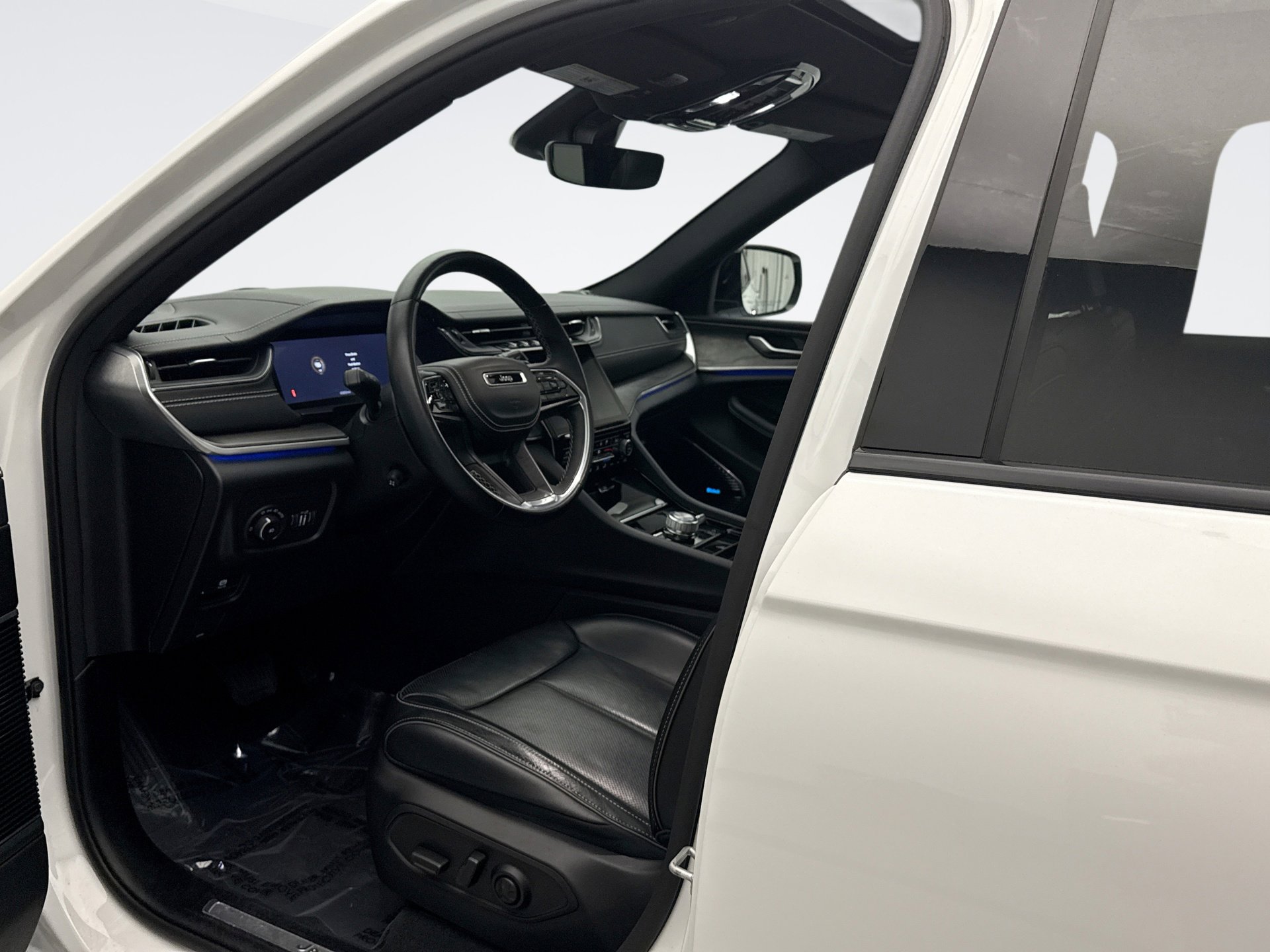 Used 2022 Jeep Grand Cherokee Overland image 10