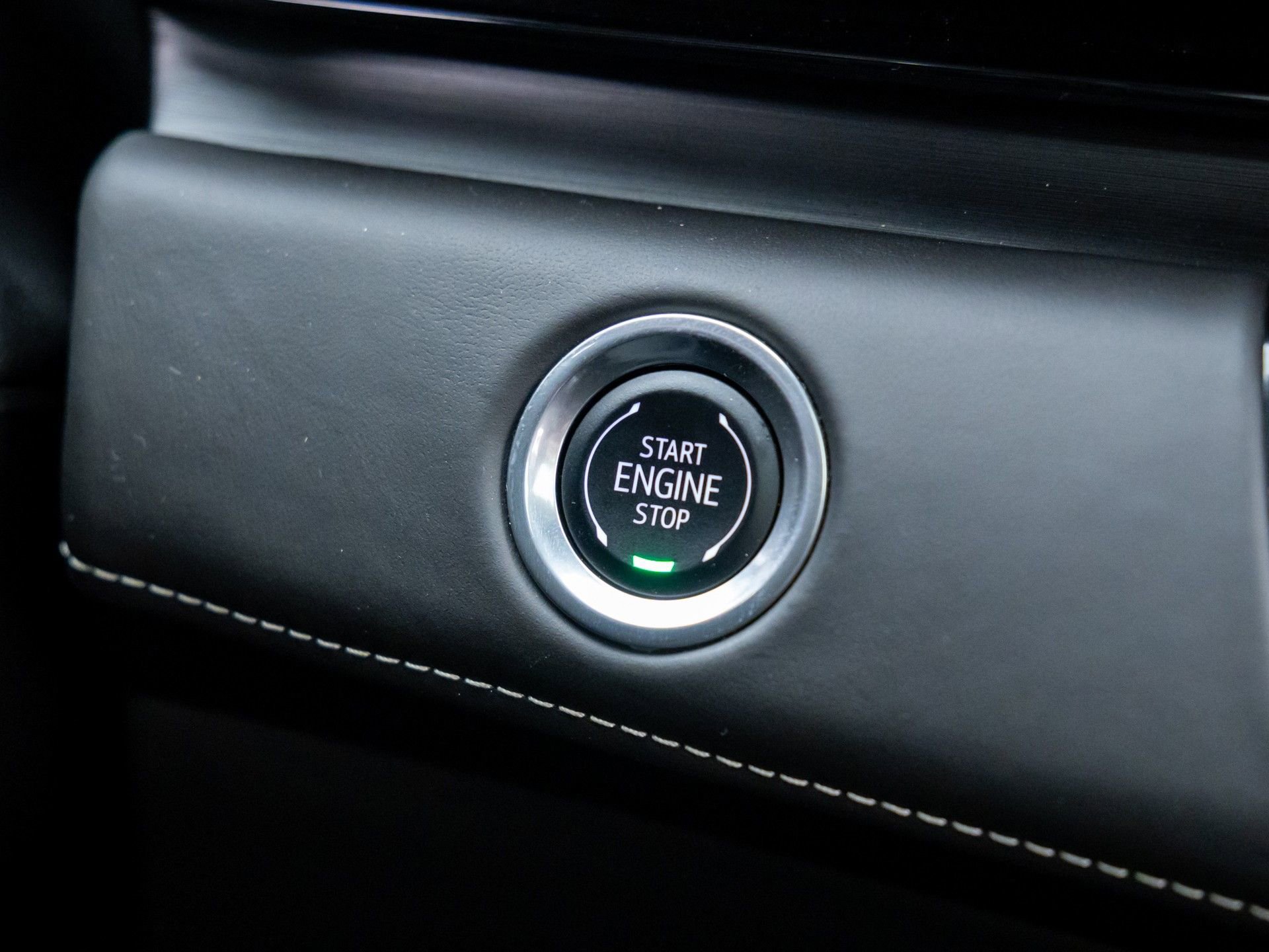 Certified 2024 Cadillac Escalade ESV Sport Platinum w/ LPO, ONYX Package image 27