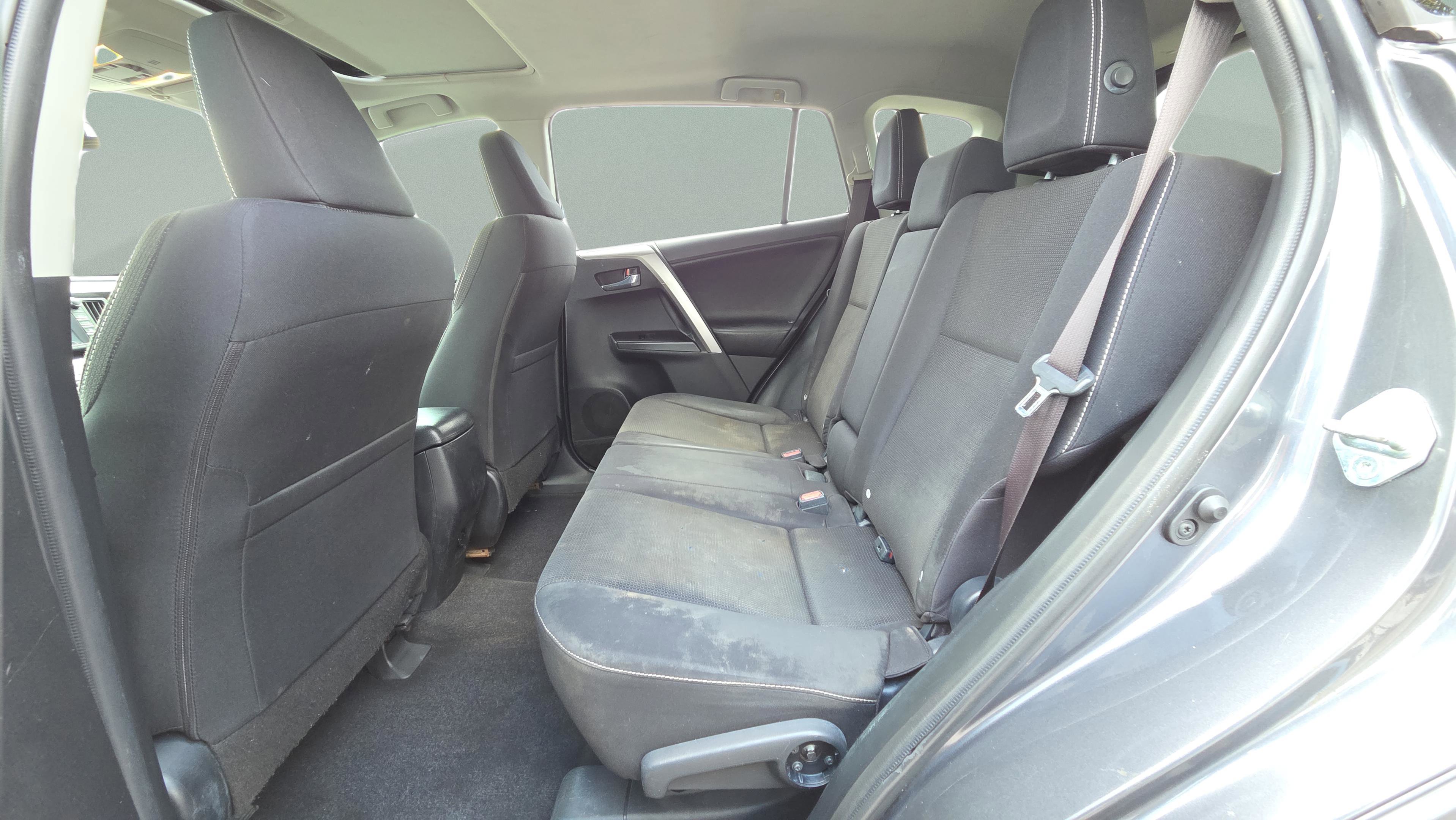 Used 2016 Toyota RAV4 XLE FWD image 11