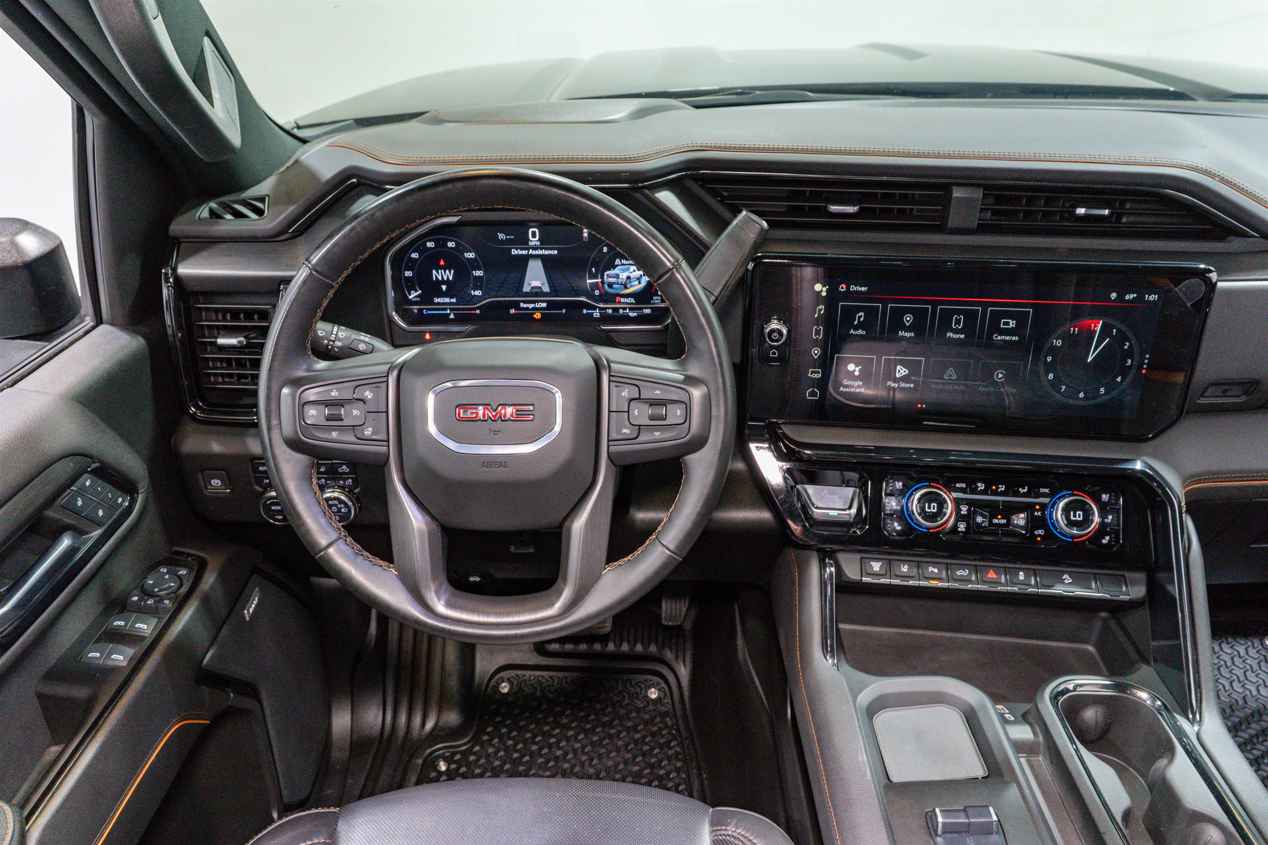 Used 2024 GMC Sierra 2500 AT4 w/ AT4 Preferred Package image 12