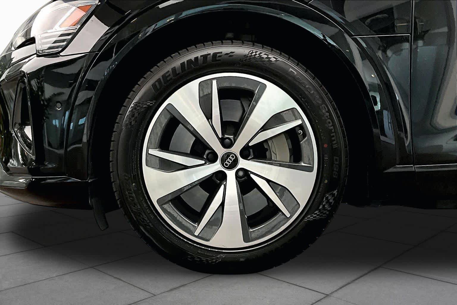Used 2024 Audi Q8 e-tron Premium Plus AWD/4WD image 9