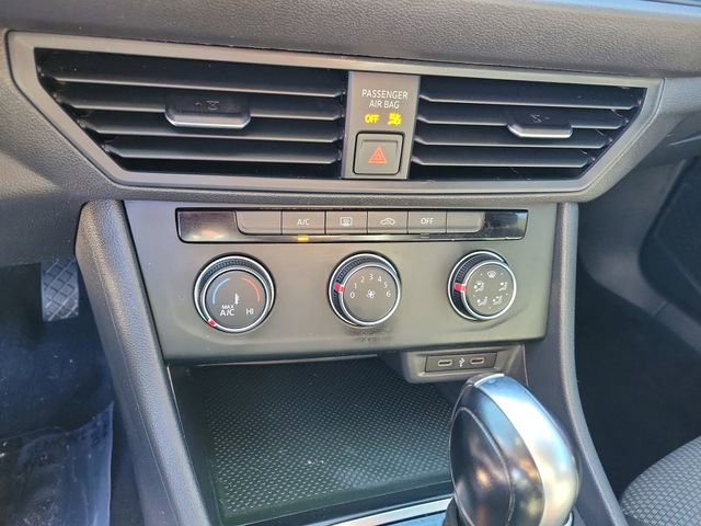 Used 2021 Volkswagen Jetta SE image 19