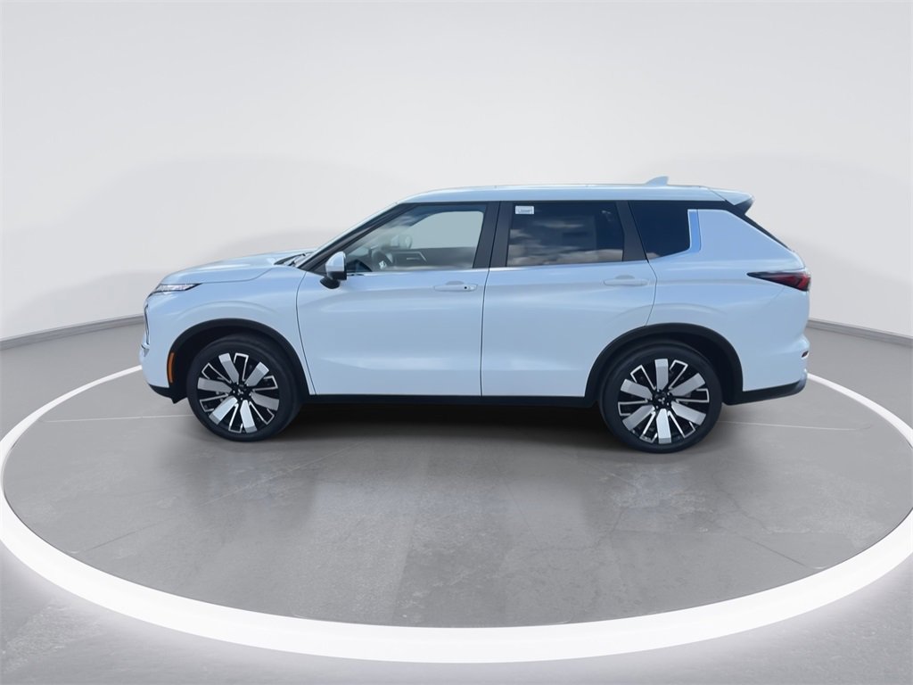 New 2025 Mitsubishi Outlander SE image 5