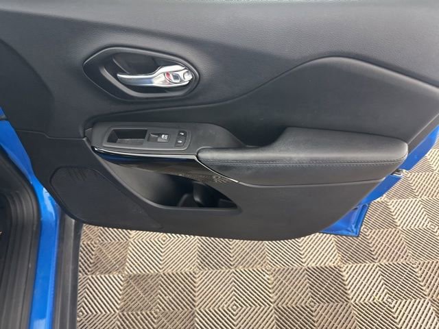 Used 2021 Jeep Cherokee Latitude Plus image 21