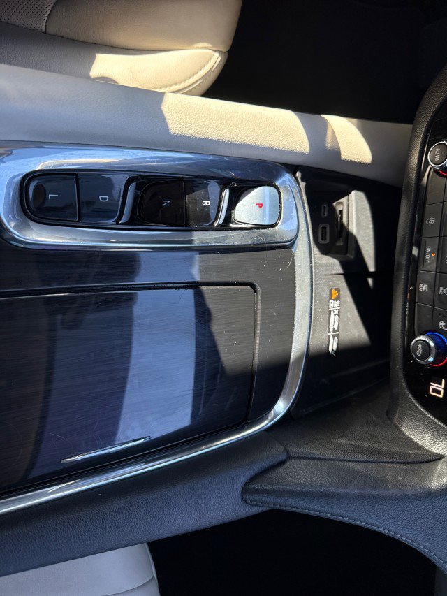 Used 2023 Buick Enclave Essence w/ Experience Buick Package image 28