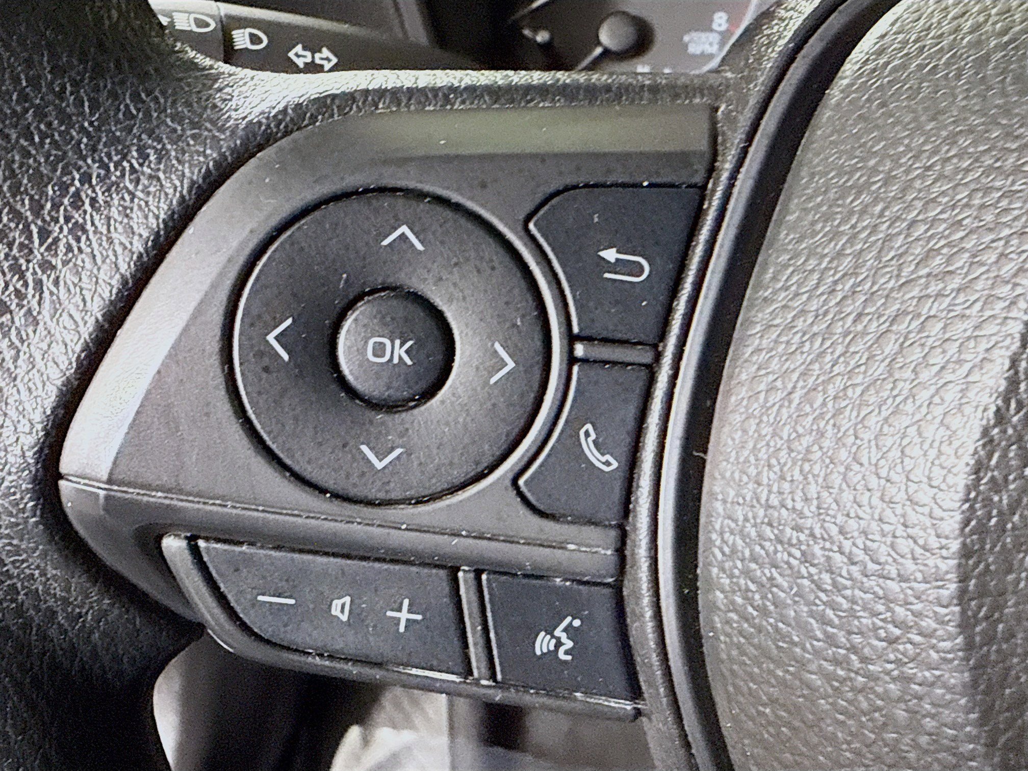 Used 2025 Toyota Corolla LE image 14