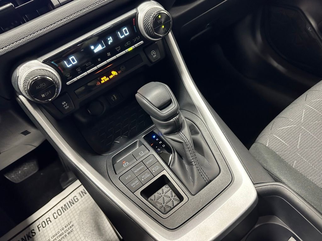 Used 2025 Toyota RAV4 XLE image 38