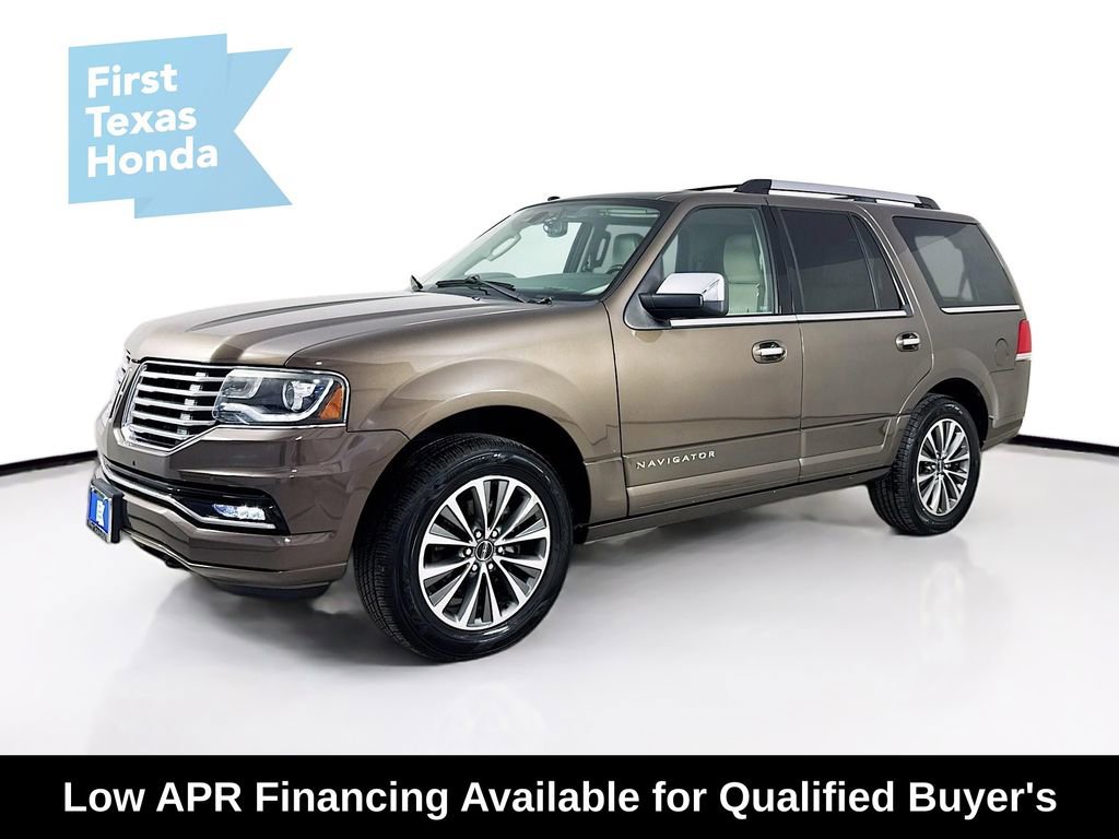 Used 2017 Lincoln Navigator Select RWD image 3