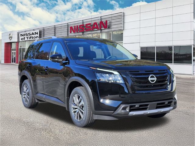 New 2025 Nissan Pathfinder SL w/ Black Appearance Package