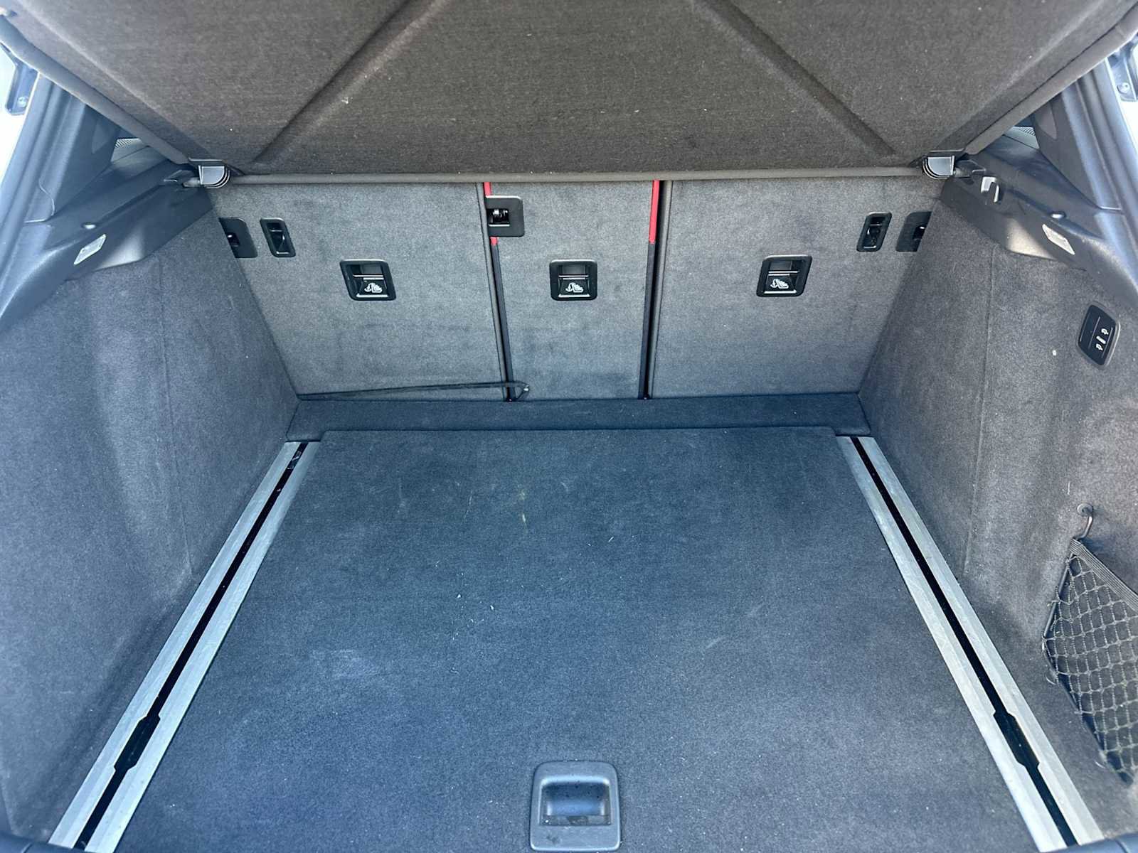 Certified 2022 Porsche Macan S image 16