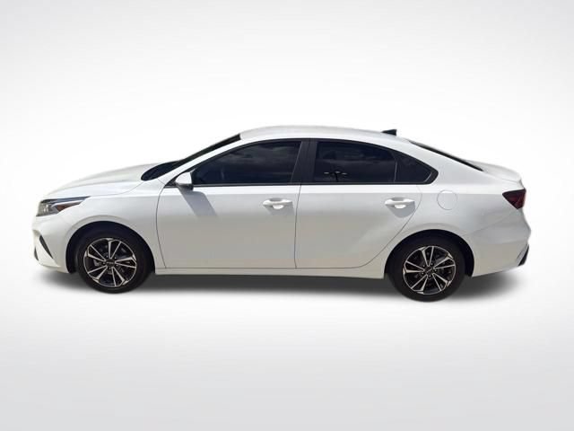 Used 2023 Kia Forte LXS w/ LXS Technology Package FWD image 6