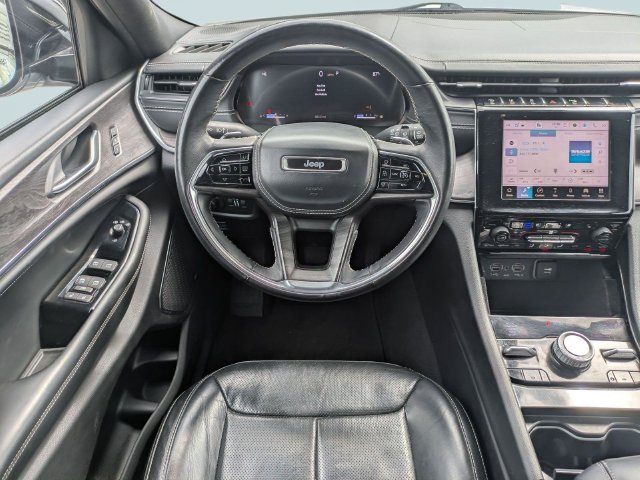 Used 2022 Jeep Grand Cherokee Overland AWD/4WD image 17