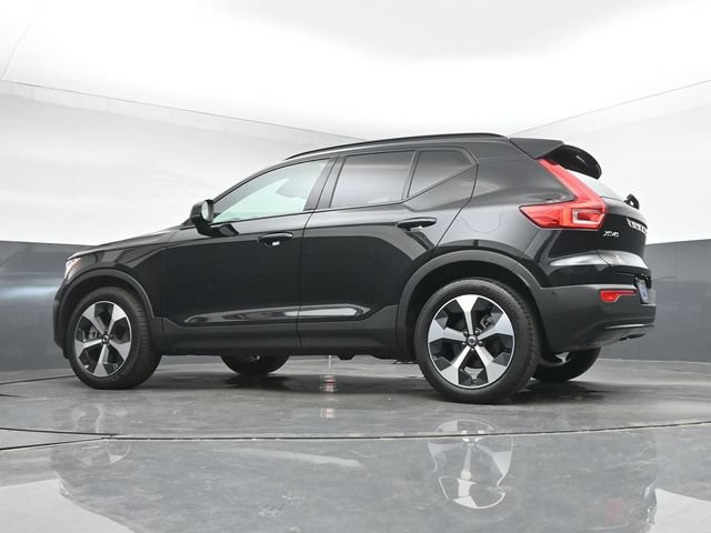 Used 2025 Volvo XC40 B5 Plus AWD/4WD image 39