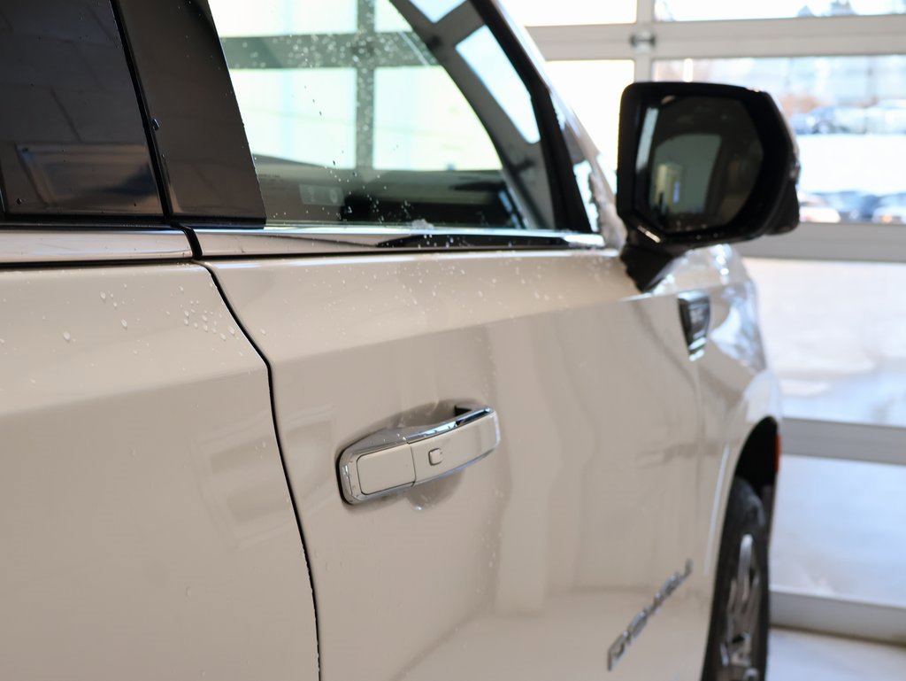 Certified 2023 GMC Yukon Denali Ultimate image 40