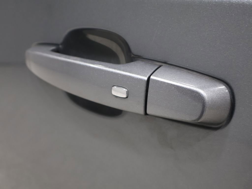 Used 2019 Chevrolet Traverse LT image 9