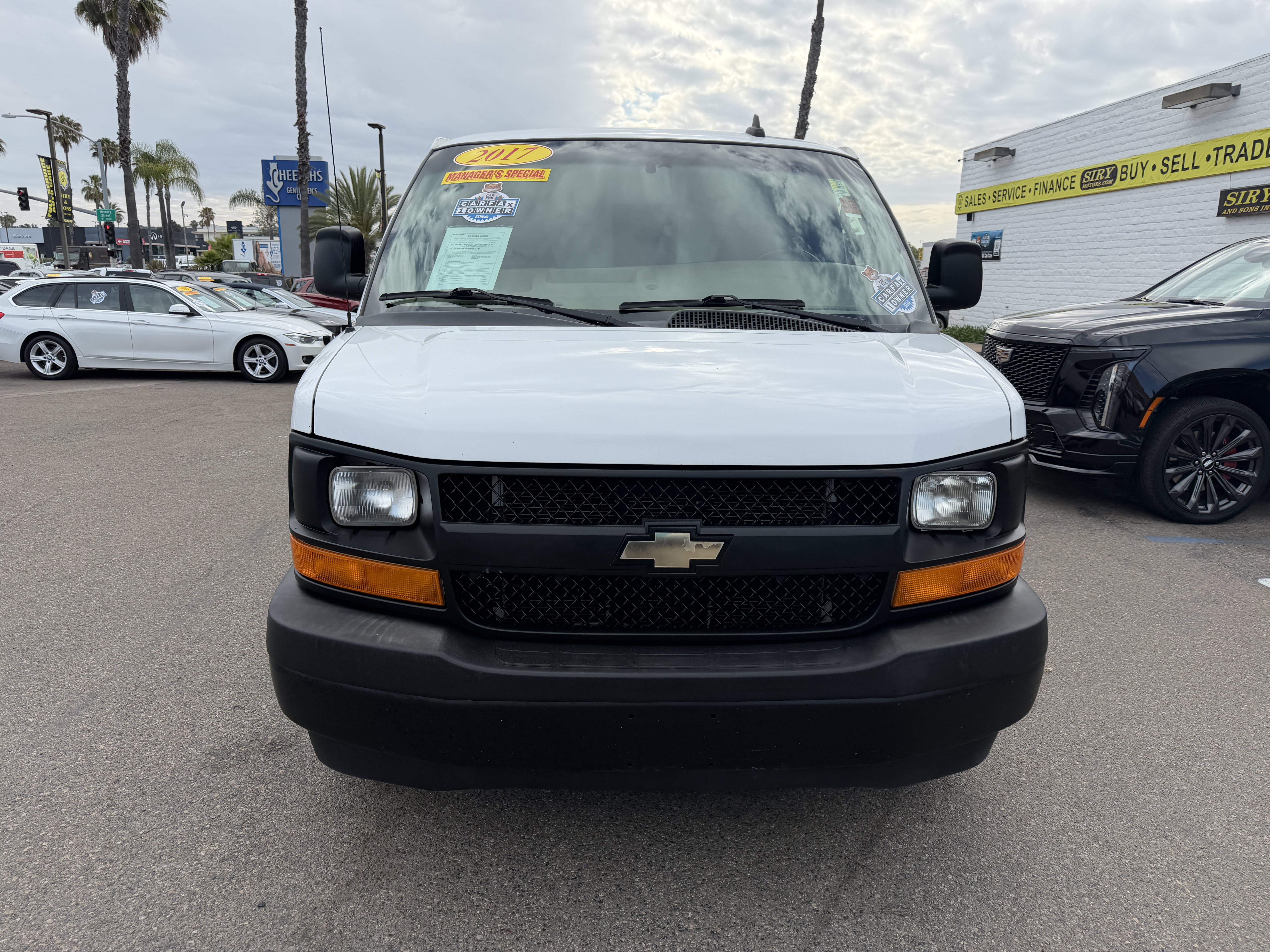 Used 2017 Chevrolet Express 3500 Extended RWD image 8