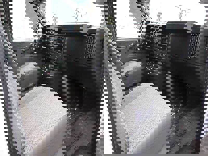 Used 2017 Chevrolet Express 2500 LT w/ LT Preferred Equipment Group image 18