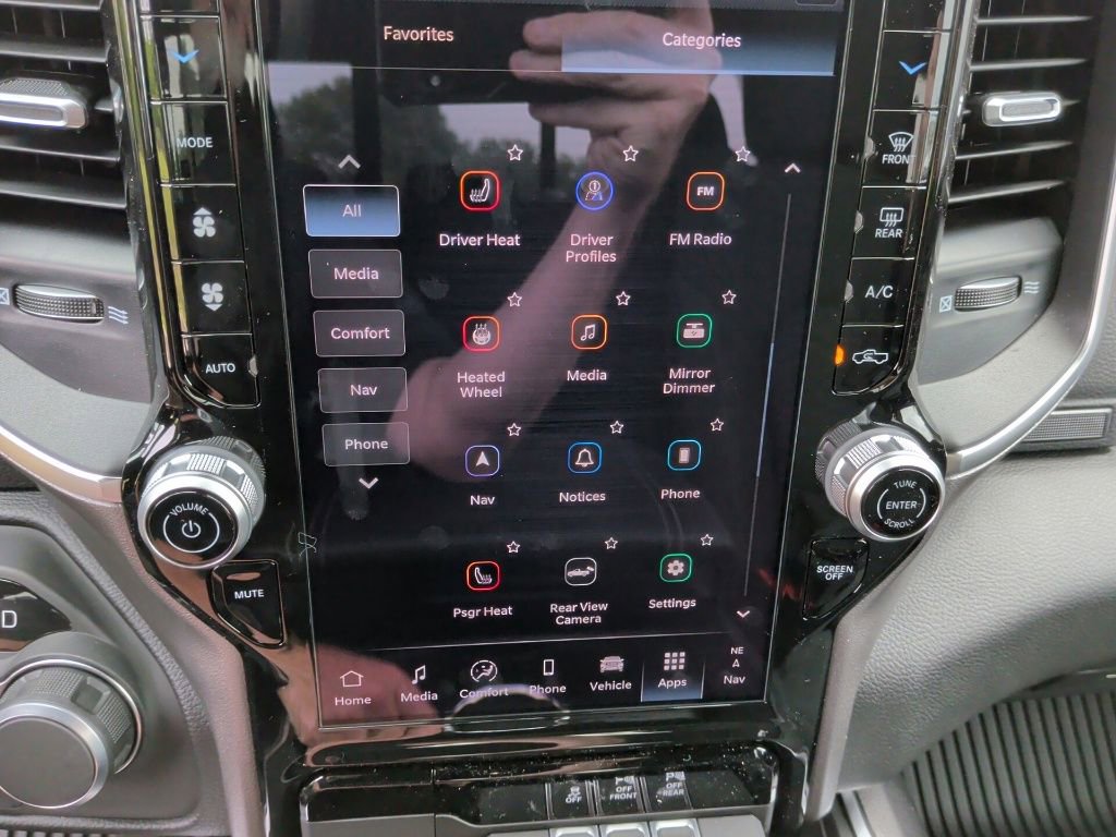 New 2026 RAM 1500 4x4 Crew Cab image 29