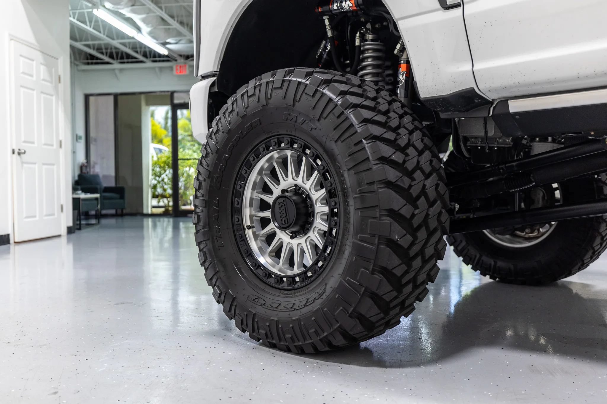 Used 2025 Ford F250 Platinum w/ Platinum Plus Package AWD/4WD image 11