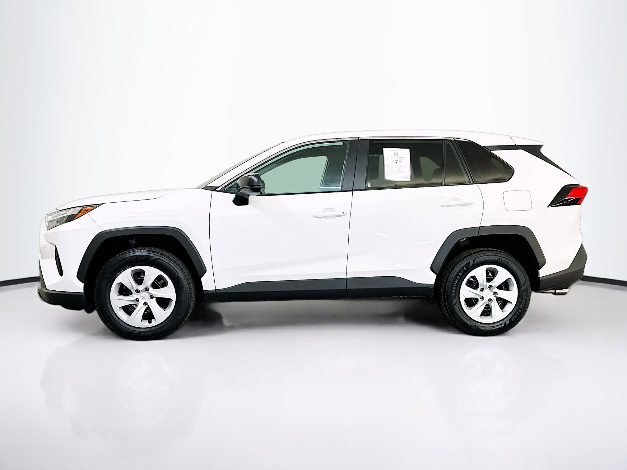 Used 2025 Toyota RAV4 LE image 4