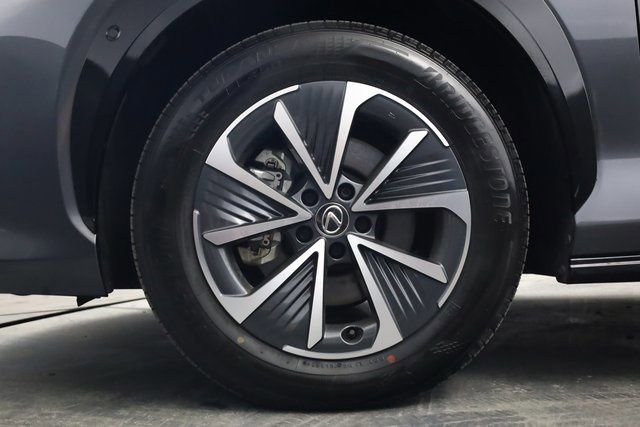 Used 2023 Lexus RZ 450e Premium w/ Technology Package image 8