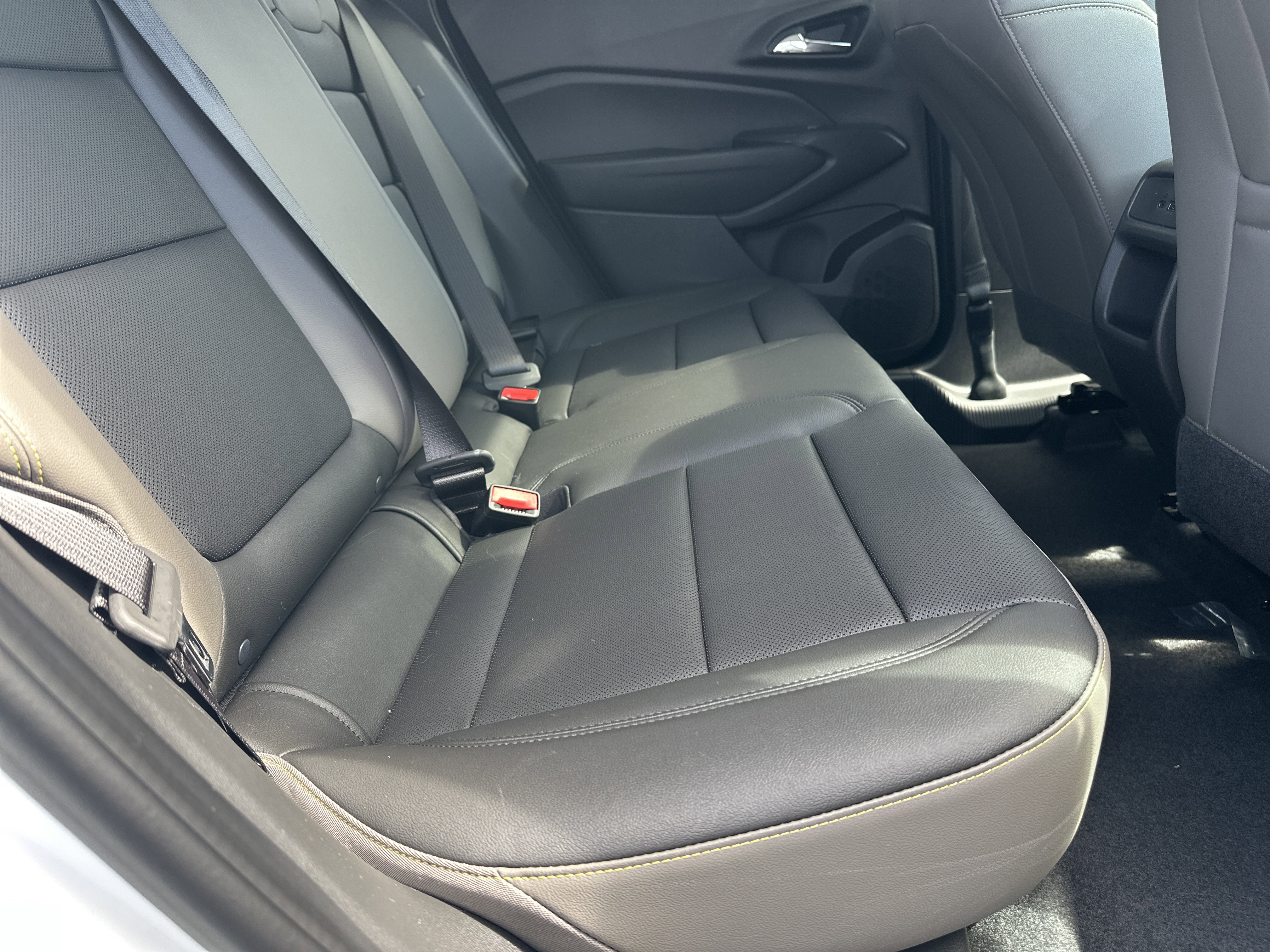 New 2026 Chevrolet Trax ACTIV w/ Sunroof Package FWD image 17