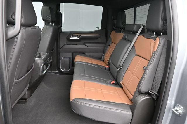 Used 2025 Chevrolet Silverado 1500 High Country AWD/4WD image 28