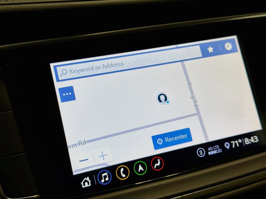 Used 2020 Buick Enclave Essence w/ Sound and Sites Package FWD image 14