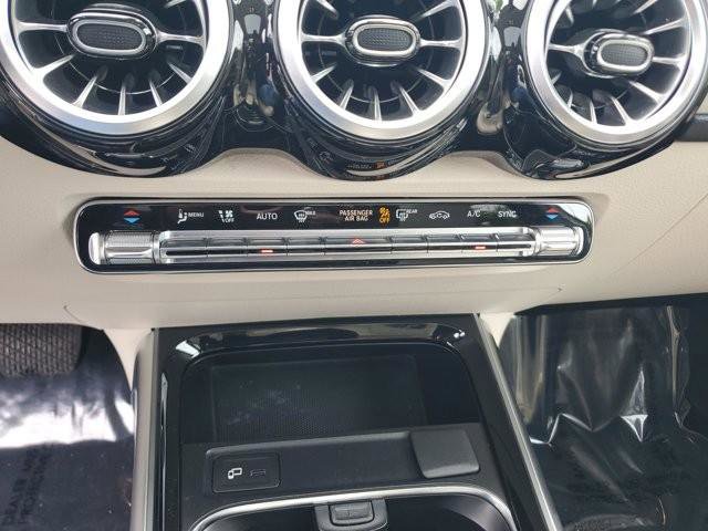 Used 2023 Mercedes-Benz GLB 250 w/ Premium Package image 30