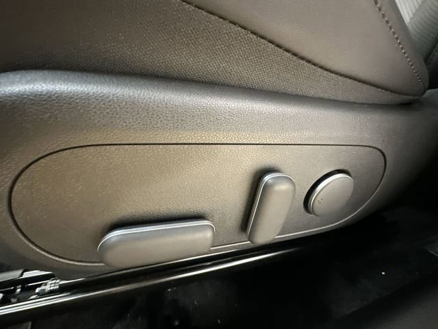 Used 2025 Hyundai Kona Limited image 15