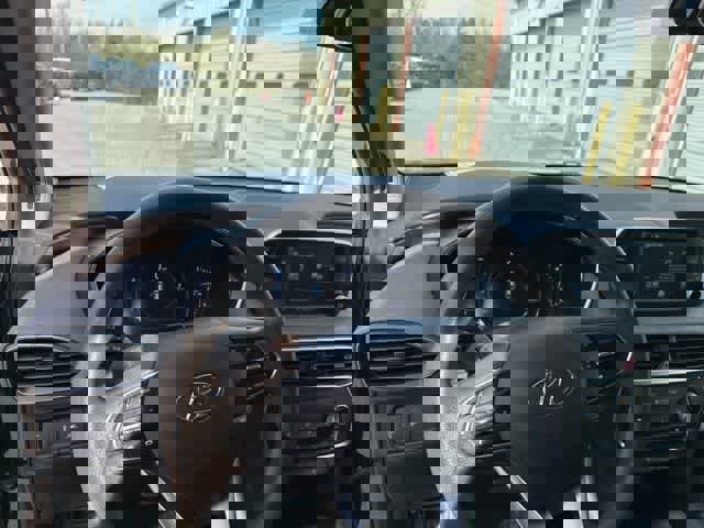 Used 2019 Hyundai Santa Fe SEL image 5