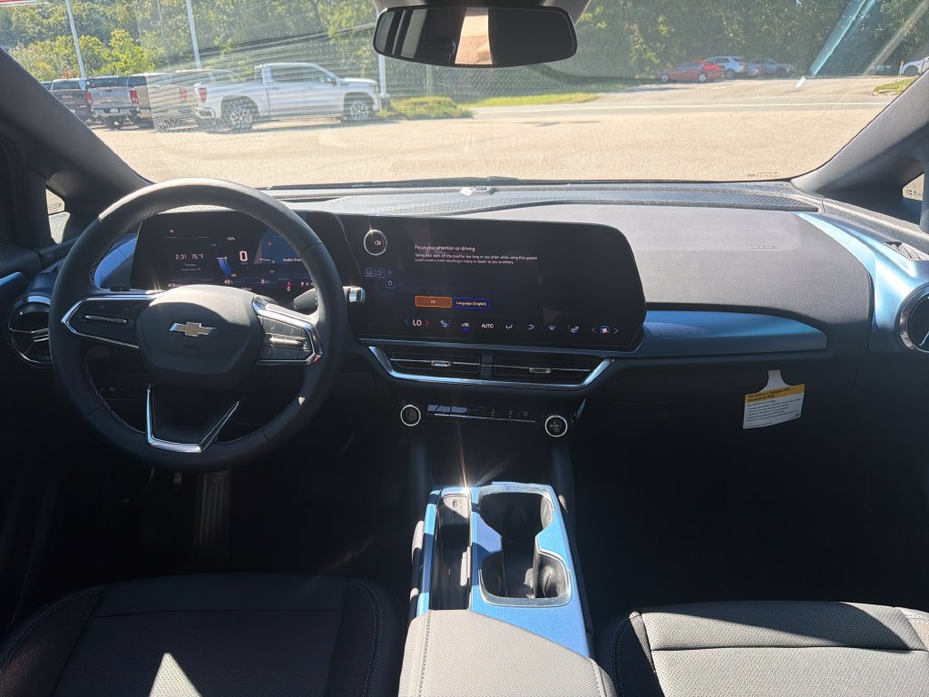 New 2026 Chevrolet Equinox EV LT AWD/4WD image 13