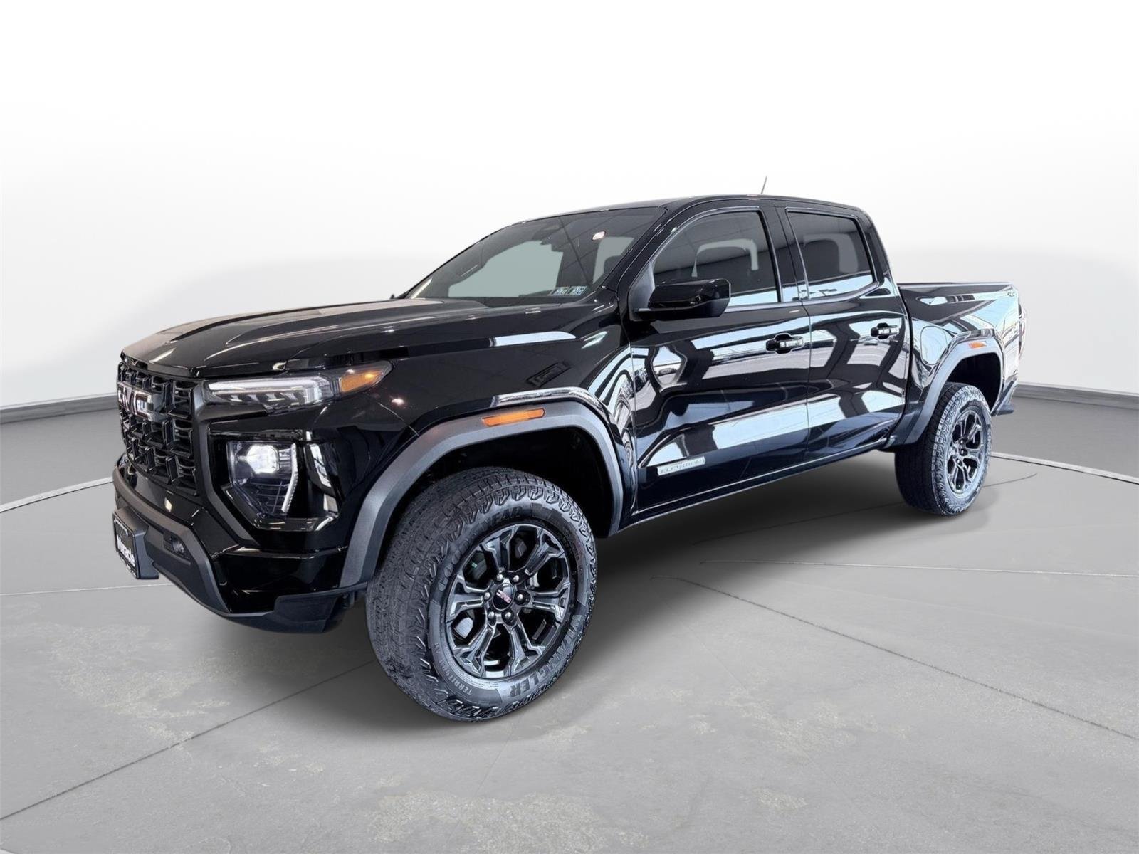 Used 2025 GMC Canyon Elevation w/ Convenience Package AWD/4WD image 2