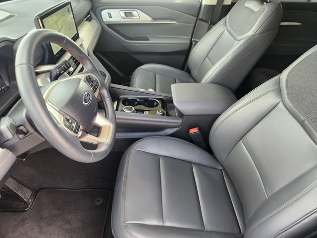 Used 2025 Ford Explorer Active w/ Active Comfort Package RWD image 14