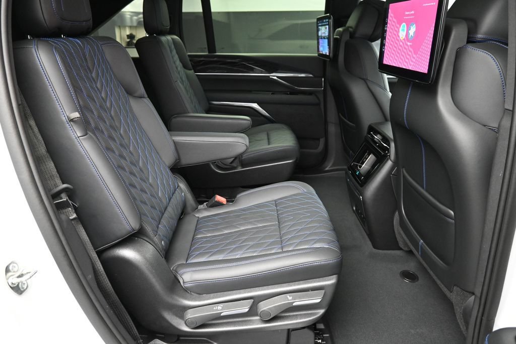 Used 2025 Cadillac Escalade IQ Luxury 1 w/ Smart Trailering package AWD/4WD image 27
