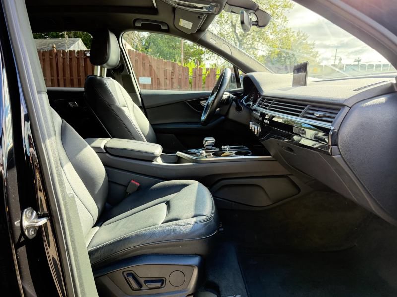 Used 2019 Audi Q7 3.0T Premium Plus w/ Premium Plus Package AWD/4WD image 36
