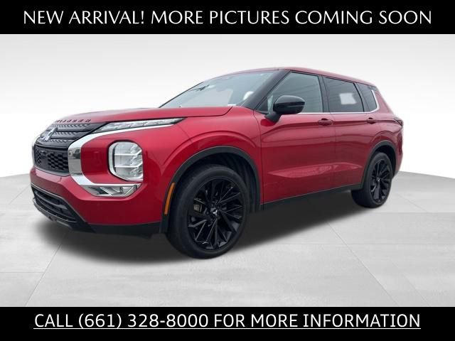 Used 2023 Mitsubishi Outlander SE Black Edition image 1