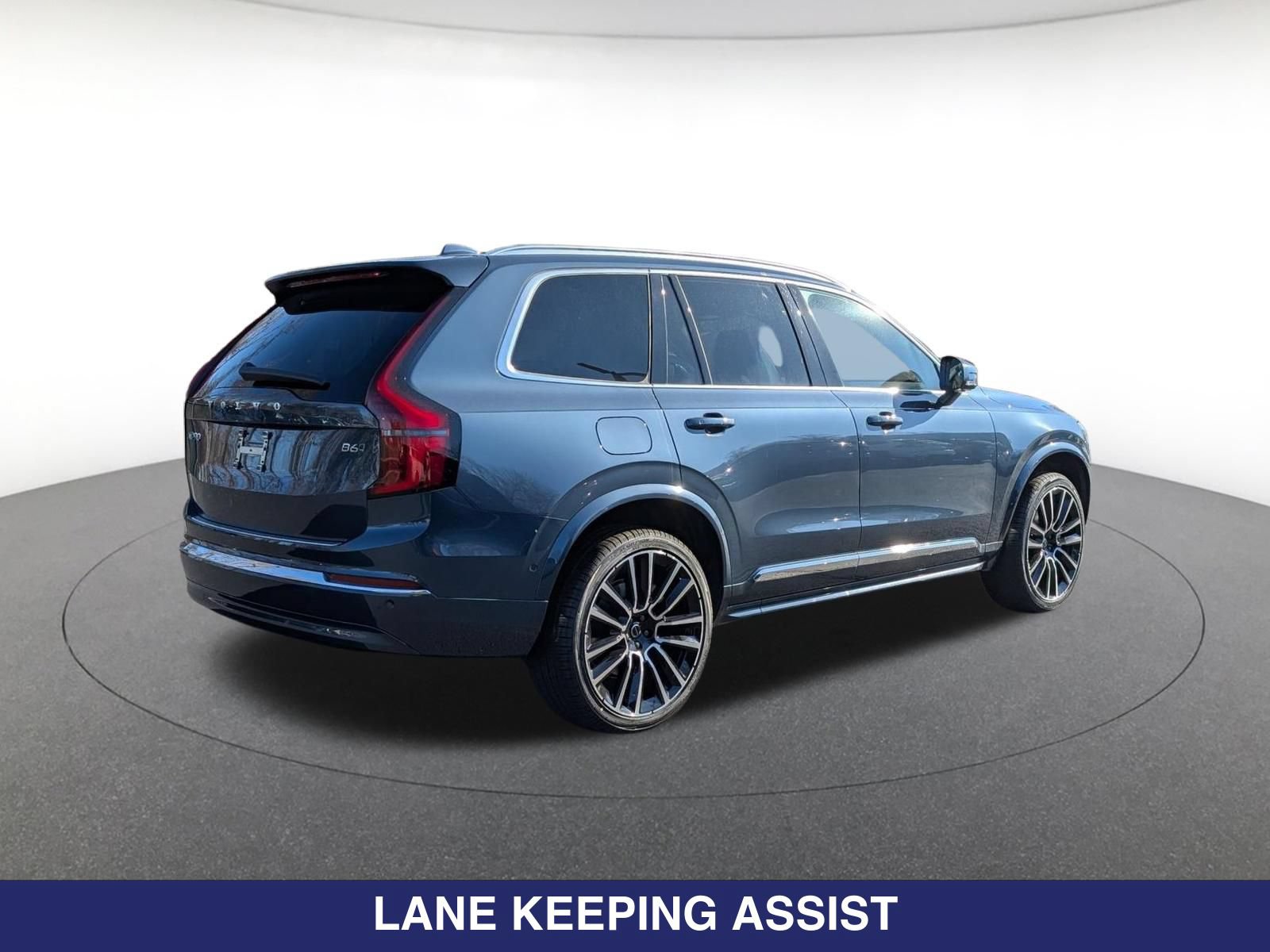 New 2026 Volvo XC90 B6 Plus w/ Protection Package Premier AWD/4WD image 5