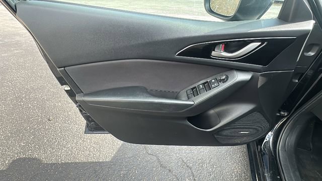 Used 2016 MAZDA MAZDA3 i Touring w/ Popular Equipment Package image 25