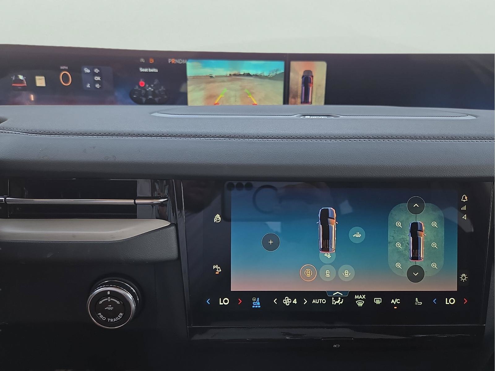 New 2026 Lincoln Navigator L Premier AWD/4WD image 19