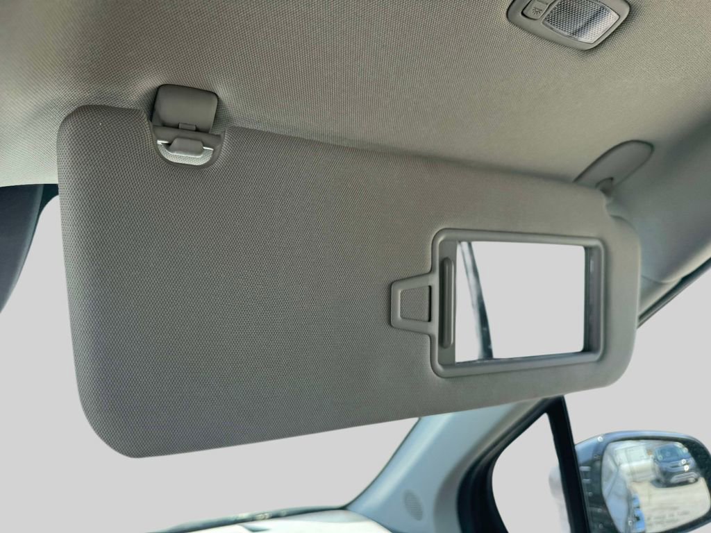 Used 2024 Kia Carnival LX FWD image 30
