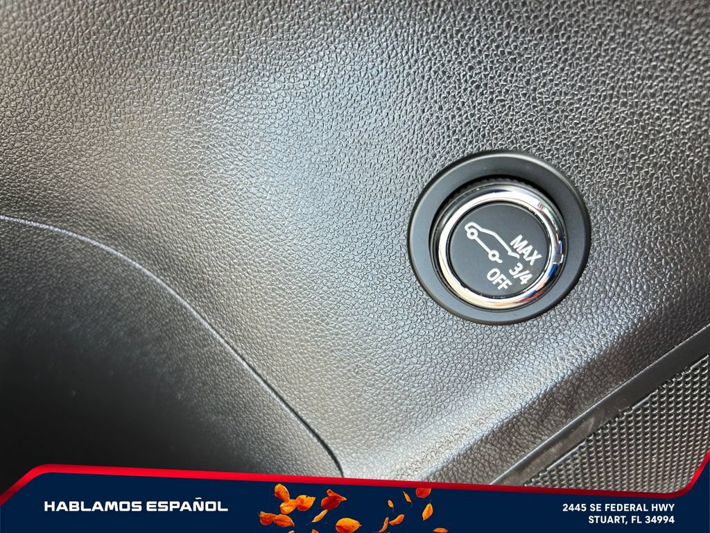 Used 2022 Buick Envision Essence w/ Technology Package I FWD image 27