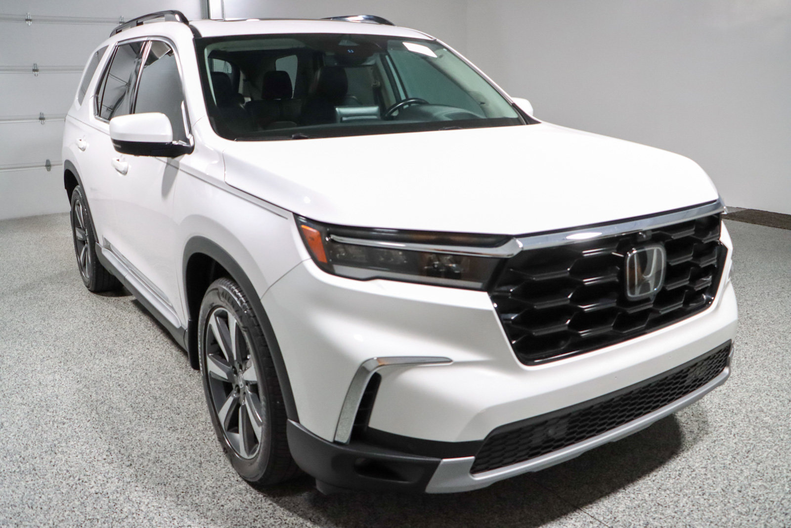Used 2024 Honda Pilot Elite image 5