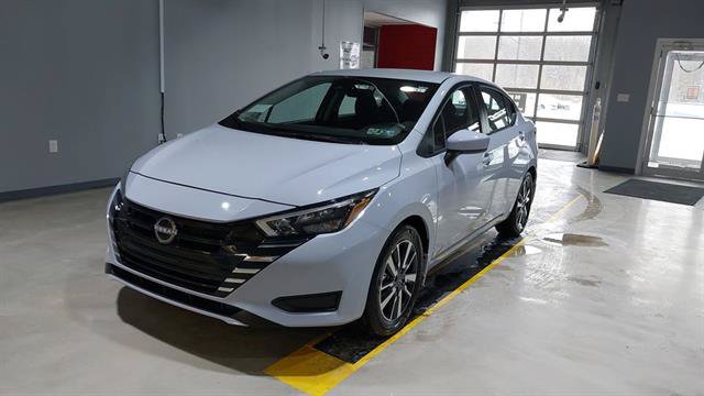 Used 2025 Nissan Versa SV w/ Trunk Package FWD image 18