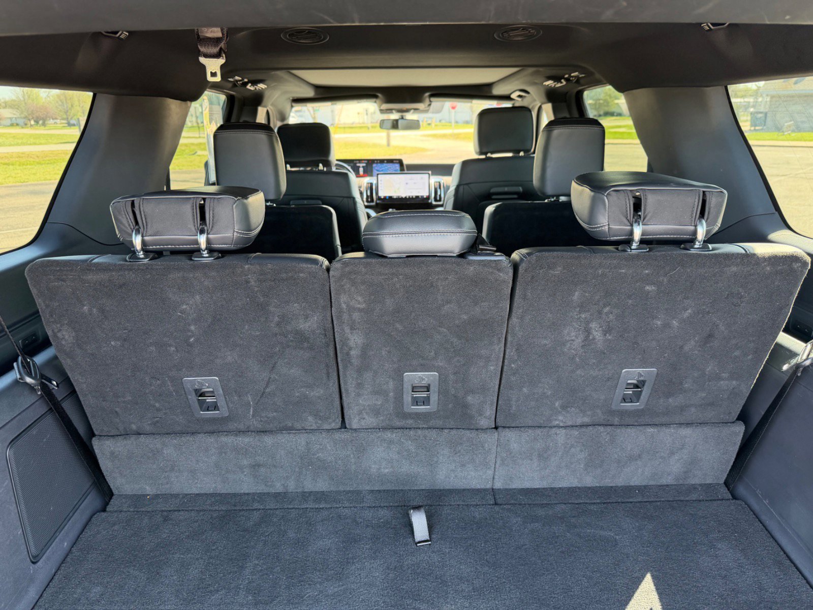 Used 2025 Ford Expedition Max Platinum w/ Stealth Appearance Package AWD/4WD image 8
