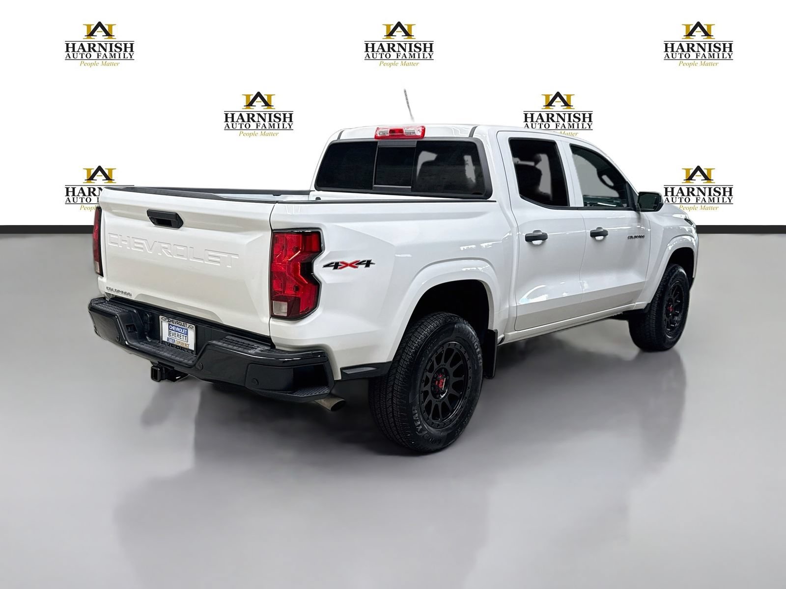 Used 2025 Chevrolet Colorado W/T w/ Advanced Trailering Package AWD/4WD image 5